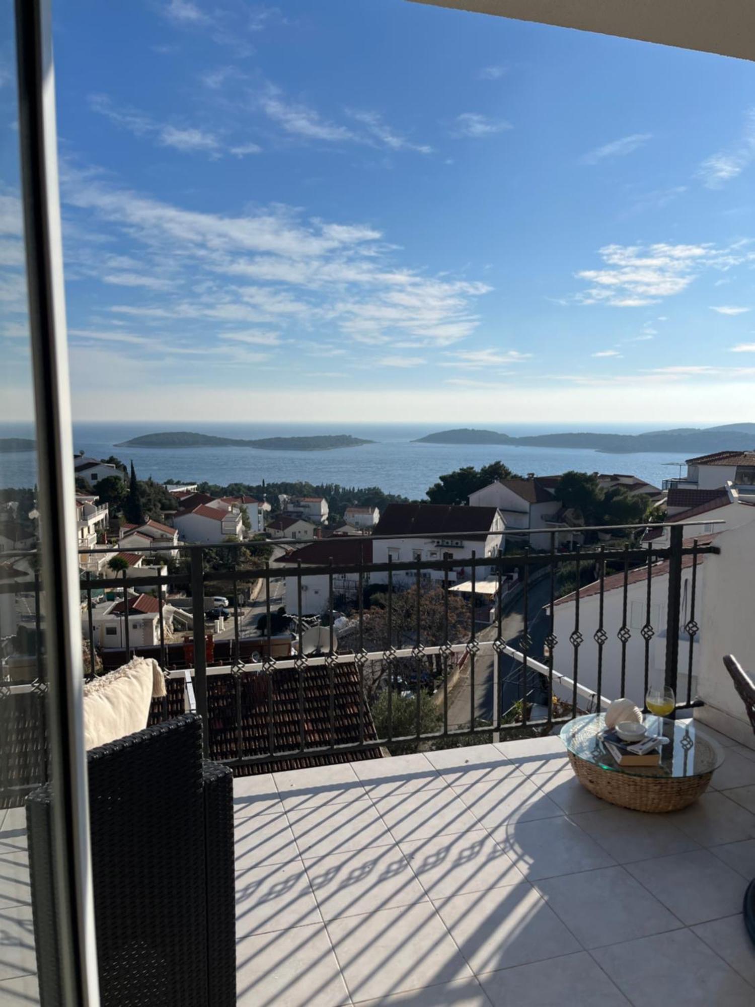 Apartments Tino Đảo Hvar Ngoại thất bức ảnh
