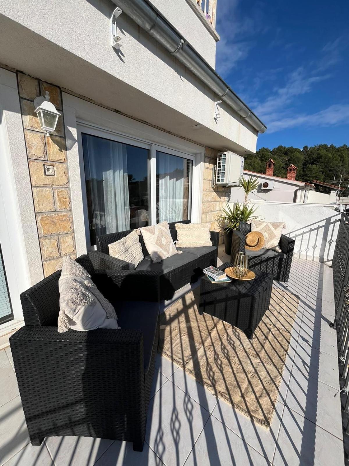 Apartments Tino Đảo Hvar Ngoại thất bức ảnh